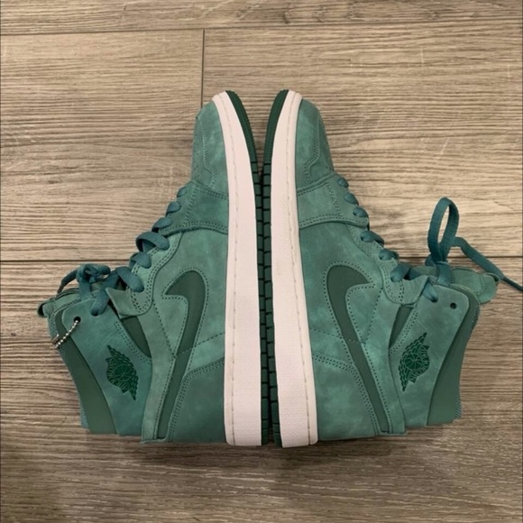 Jordan 1 High Zoom Air CMFT
Emerald Green (Women's) - Picture 10 of 10
